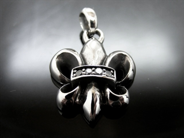 Anhänger "Franz. Lilie" mit Stein