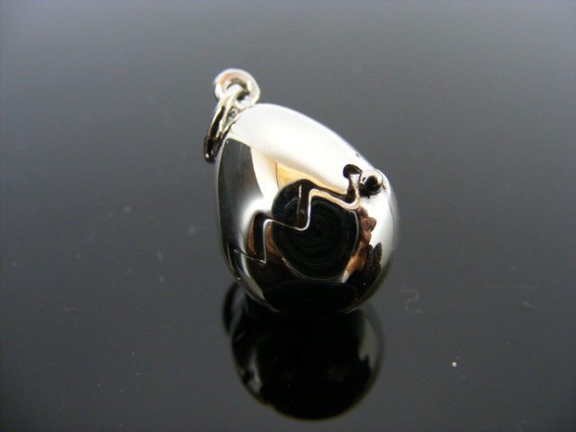 Anhänger Küken im Ei