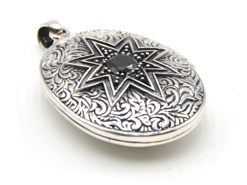 Anhänger Medaillon mit Black Onyx und Stern 