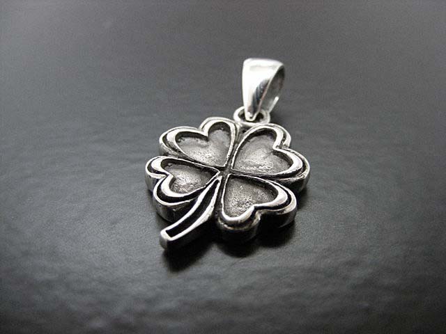 Anhänger "Kleeblatt"