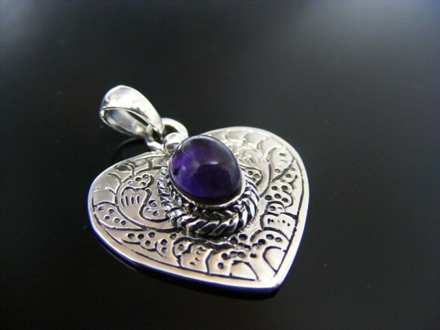 Anhänger Herz mit Echtstein-Violet