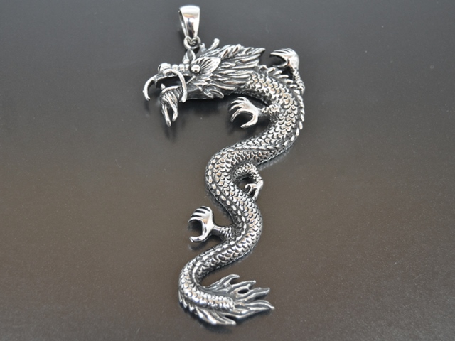 Anhänger Drache