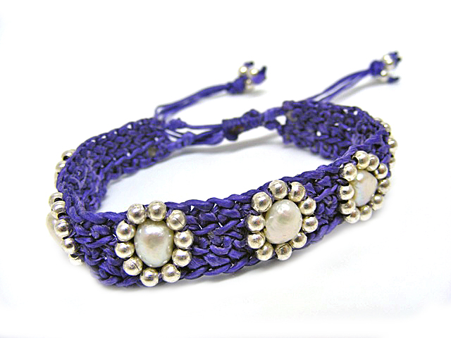 Freundschaftsarmband mit Süßwasserperlen